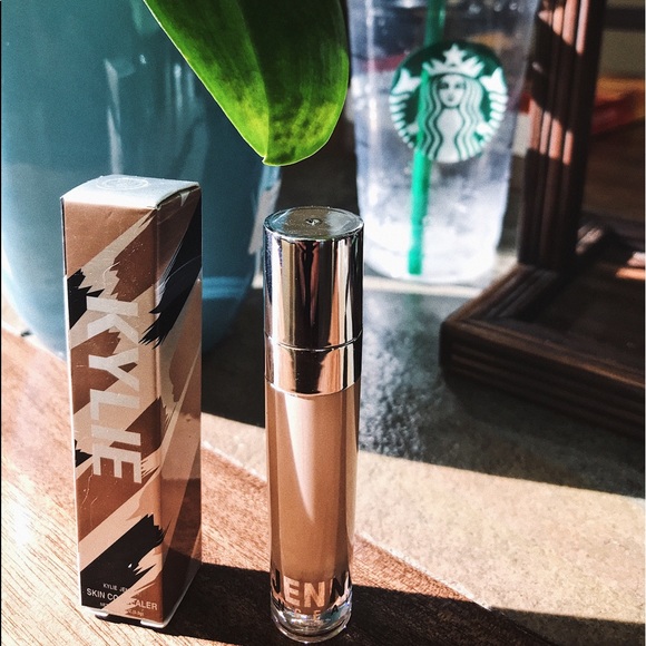 Kylie Cosmetics Other - Kylie Concealer Shell ❤️